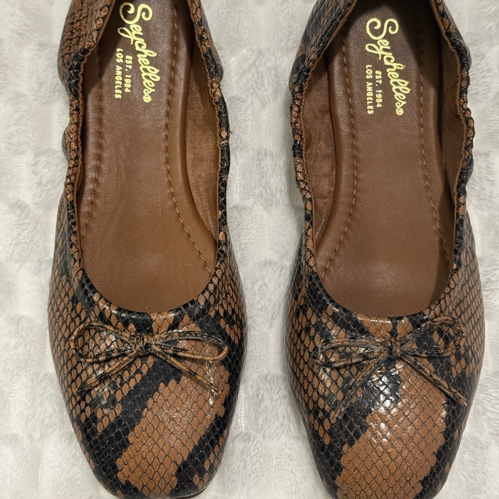 SEYCHELLES BREATHLESS SNAKE PRINT COGNAC BALLET FLATS US 8